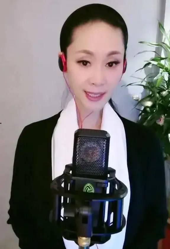 于文华女儿李思妤照片,于文华女儿的多才多艺与青春风采